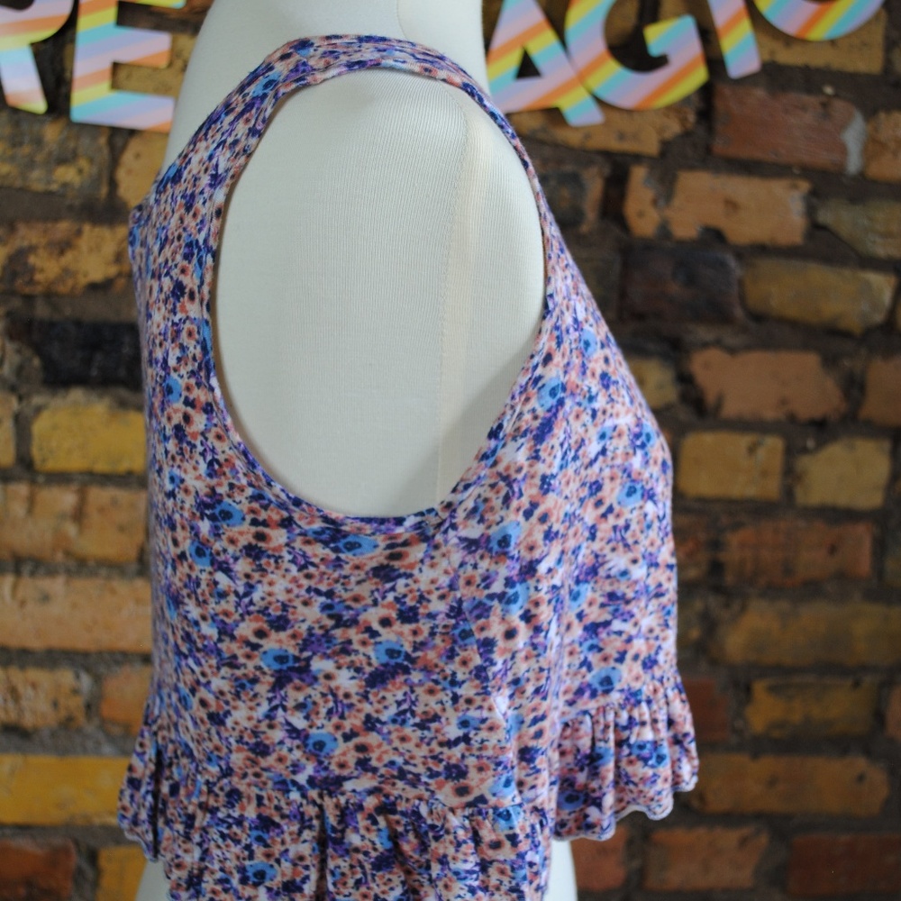 LA HEARTS Ruffle Trim Cropped Tank - Picture 2 of 5